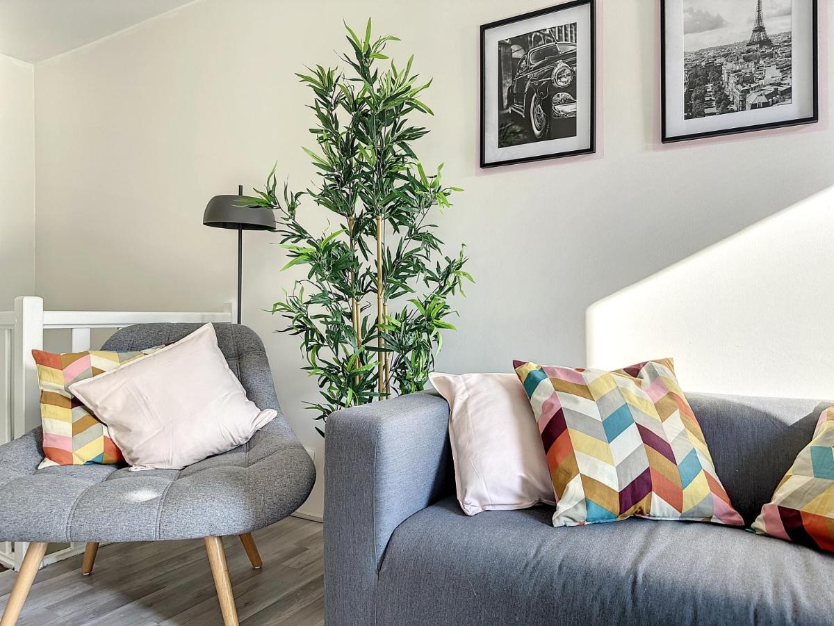 Charmant Appartement Avec Terrasse Parking Ispagnac Exterior photo